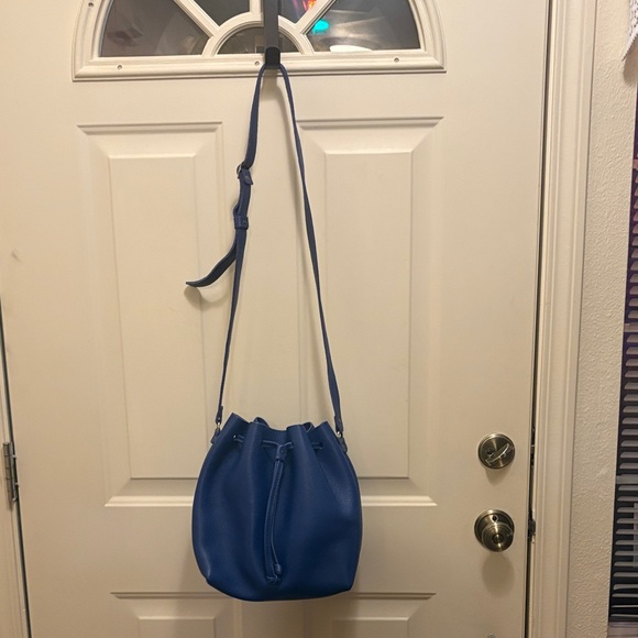 Portland Leather Bucket Bag - Picture 2 of 11